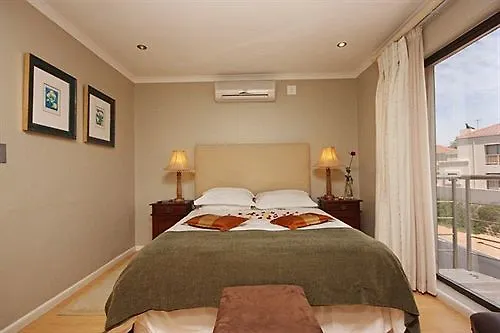 The Gregorian On Sea Guest House Κέιπ Τάουν